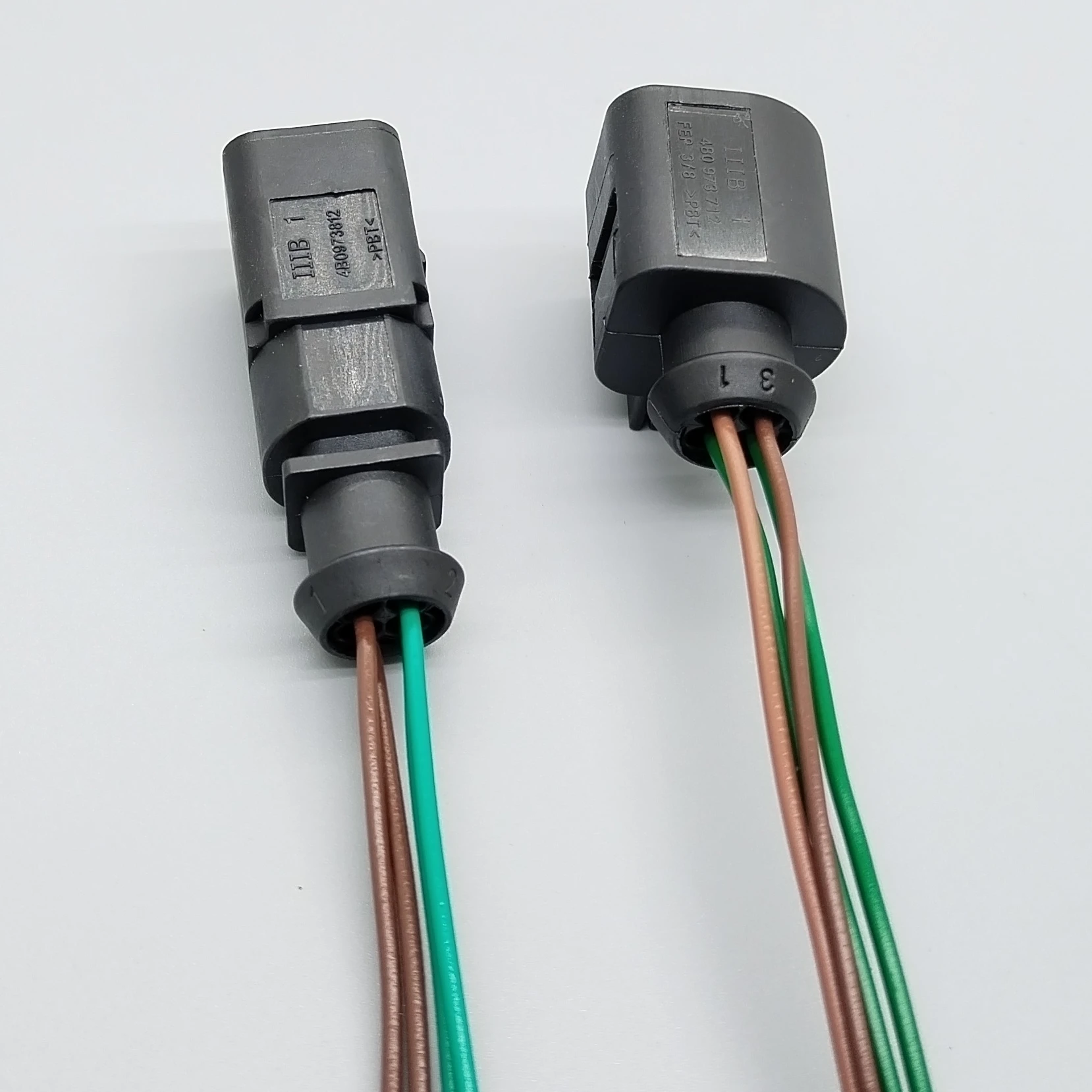 shhworldsea 4pin 1.5mm Temperature sensor plug horizontal level sensor 4B0973712/4B0973812