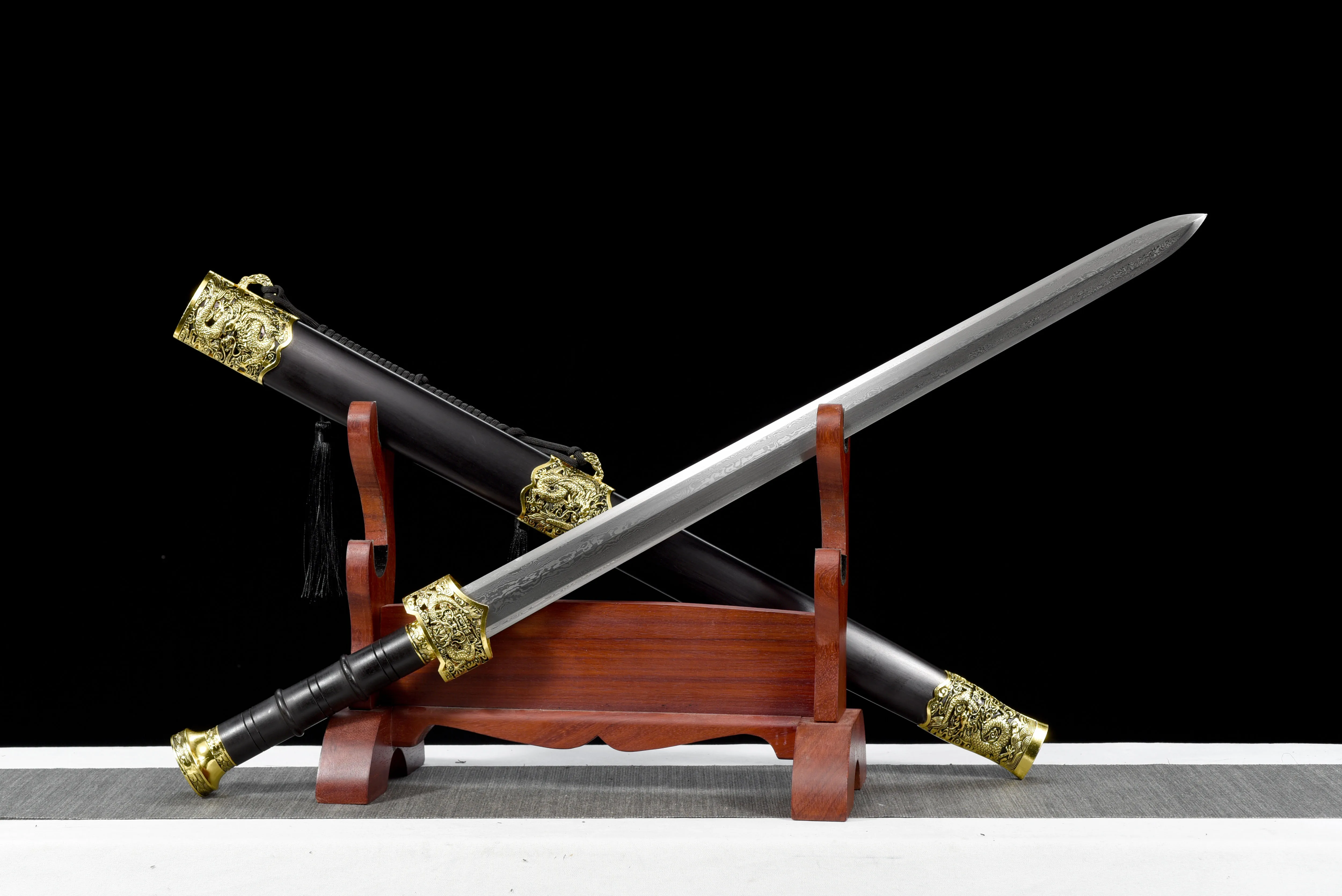 

90cm medieval sword, golden dragon design katana ebony, Damascus steel, combat preparation, sharp weapons, ninja combat, samurai