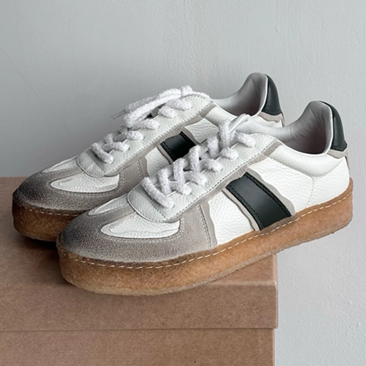 

Jenny&Dave Minimalist Retro Color Blocked Cowhide Splicing Comfortable Breathable German Shoes Casual Shoes For Woman Women's Sn