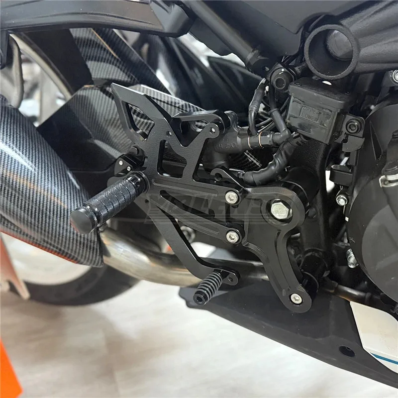 ملحقات مساند قدم قابلة للتعديل باستخدام الحاسب الآلي مساند قدم خلفية للدراجة النارية 450SR 450 SR 2022-2025