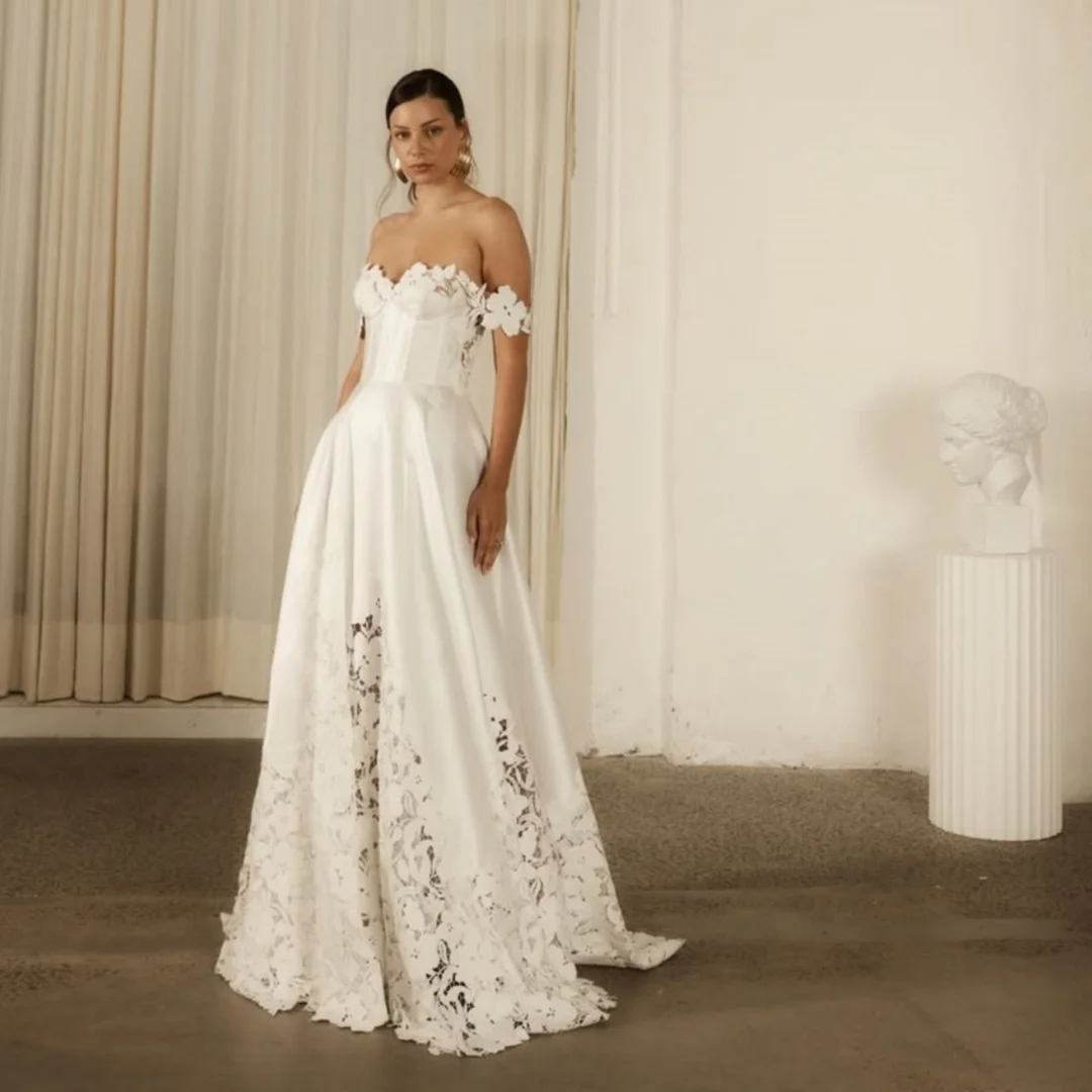 Customized Wedding Dresses According to Buyers' Requirements with Corset Bridal Gowns