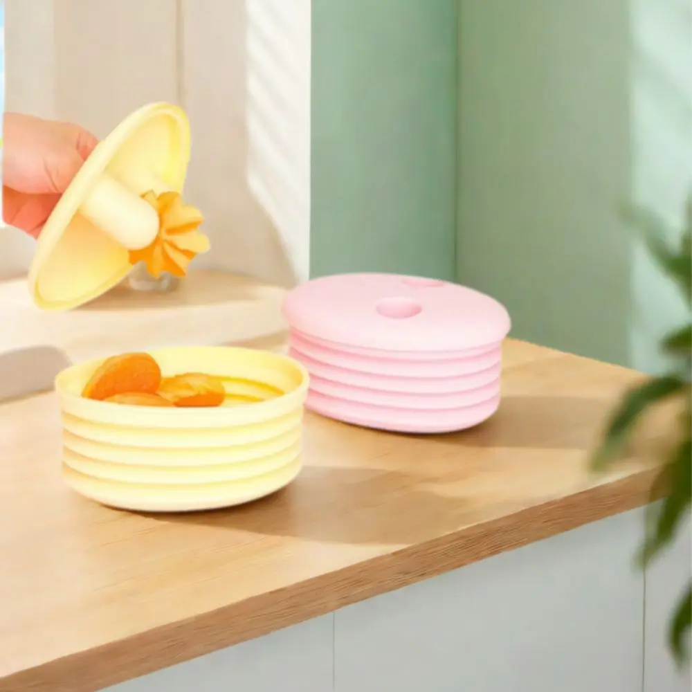 

Portable Silicone Children's Foldable Snack Box Anti-dirty Hand Non-slip Candy Box Dust-proof Food Storage Box Outdoor