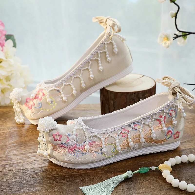 Women's Wedding Flats Shoes Embroidered Traditional Chinese Tassel Bride Shoes Hanfu Costume Floral Shoes
