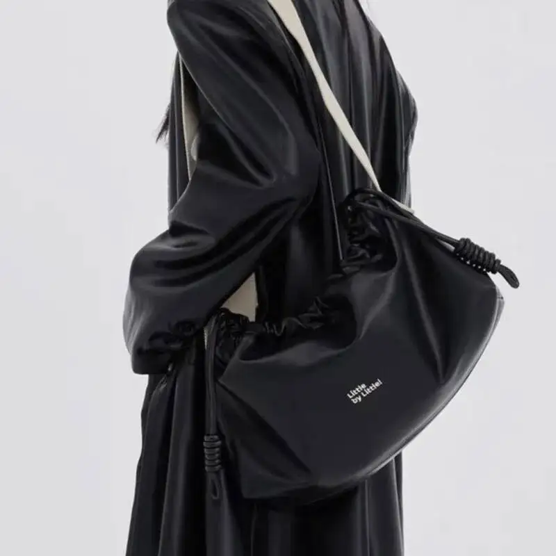 Bloom Retro Black Shoulder Bags Women High Street Leather Large Capacity Handbag Female Vintage Moto Biker Messenger Bag Chic