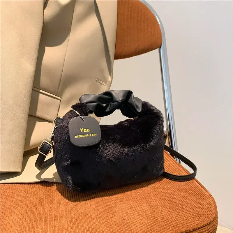 Plush handbag bag female 2024 new fashion autumn and winter high sense niche chain crossbody bag Joker Mao Mao bag  handbag