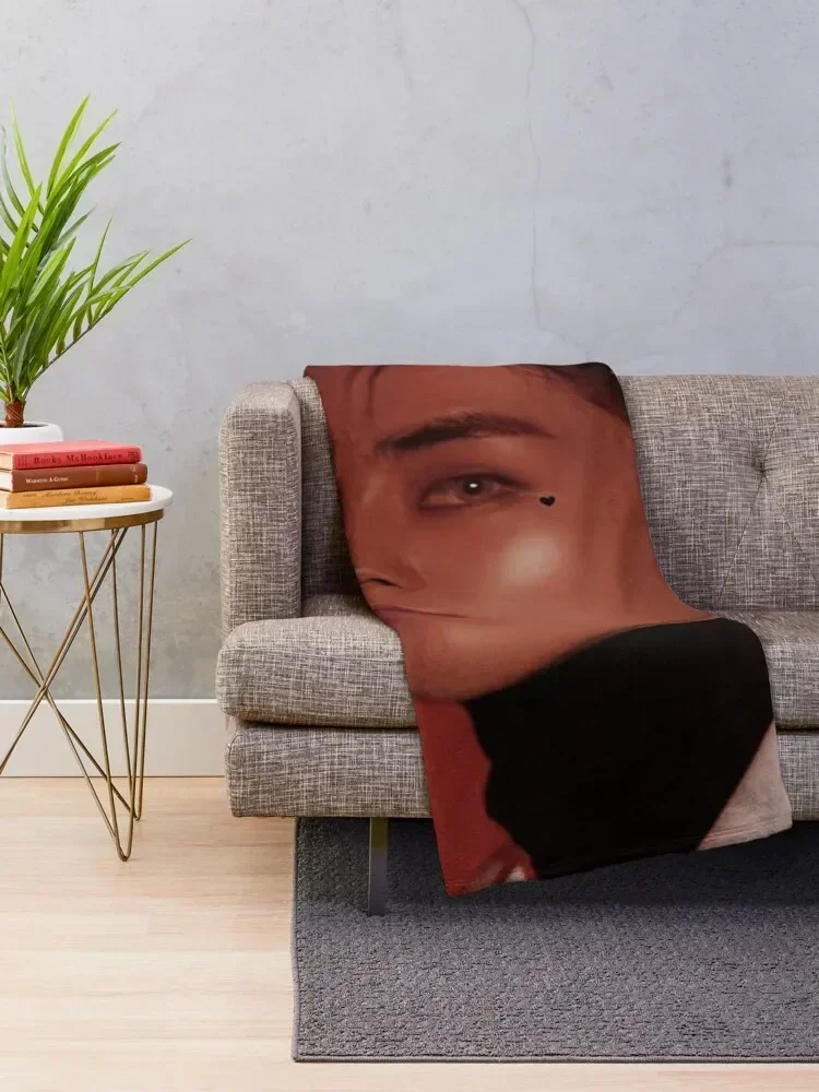 xiumin (love shot) Throw Blanket