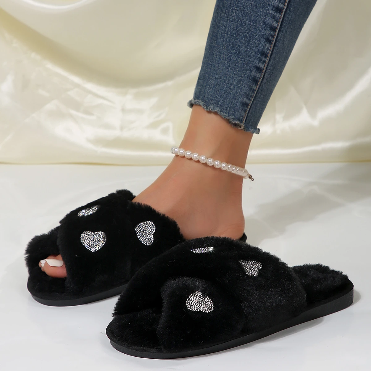 Pantoufles d'intérieur en peluche pour femmes, chaussures plates en fourrure, pantoufles moelleuses chaudes, sangle croisée, toboggans en coton Parker ouvert, printemps et hiver 2024