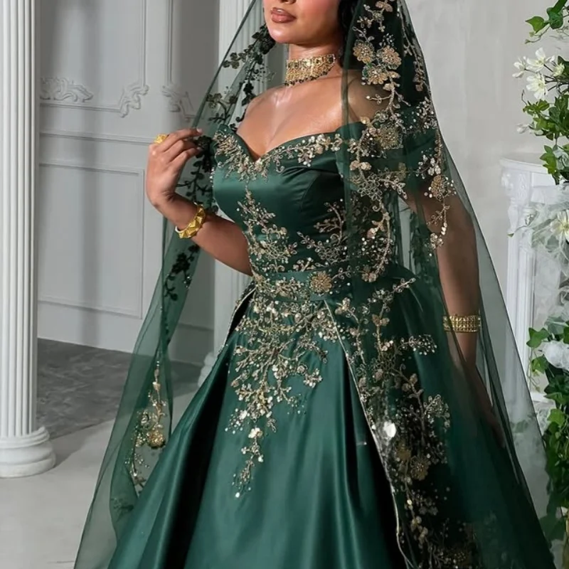 Satynowa ciemnozielona suknia Quinceañera z odkrytymi ramionami, brokatowymi kwiatowymi aplikacjami i kokardą, vestidos de 15 Quinceañera ﻿ Dostosuj