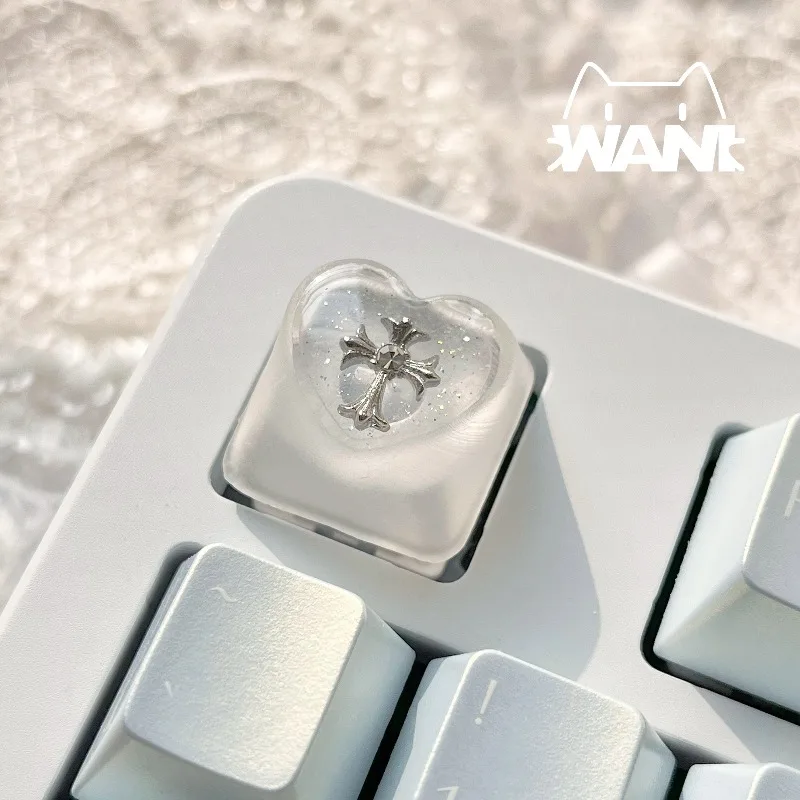 Oryginalne nakładki na klawisze Heart Chrome Hearts Gothic Cross Frosted Translucent, magnetyczne przełączniki, mechaniczna klawiatura, żywiczne nakładki artystyczne. — zdjęcie produktu 3