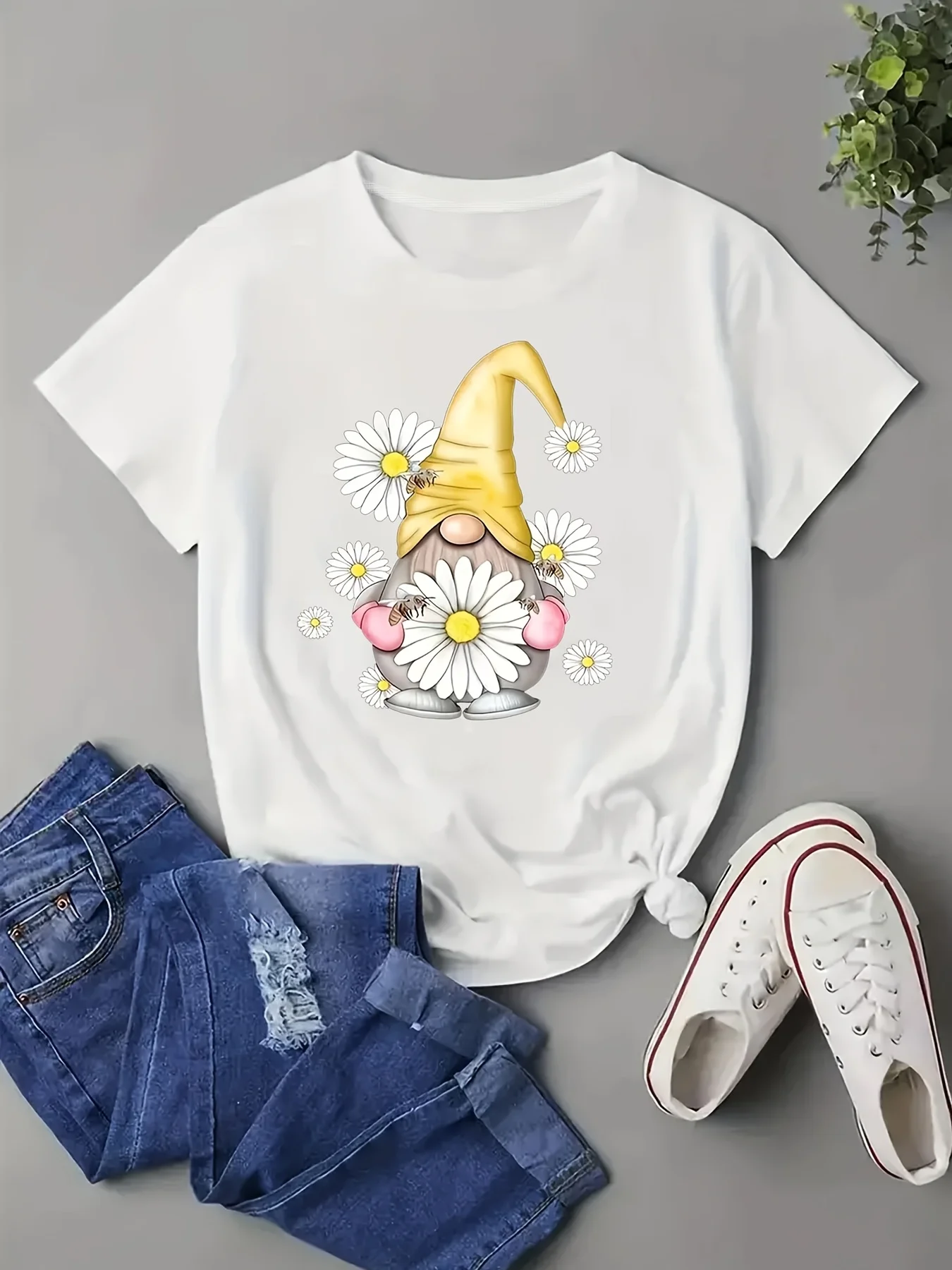 

Women'S Plus Size T-Shirt with Cartoon Daisy Print, Casual Crew Neck Short Sleeve Top, 100% Polyester Knit Fabric,