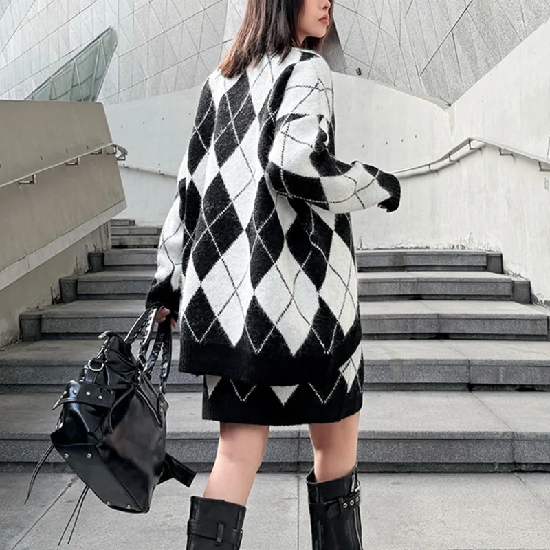 HKSH Autumn Winter New Women Two-piece Set O-neck Pullover Diamond Color Block Sweater Elastic Waisted Short Skirt Trend HK17908
