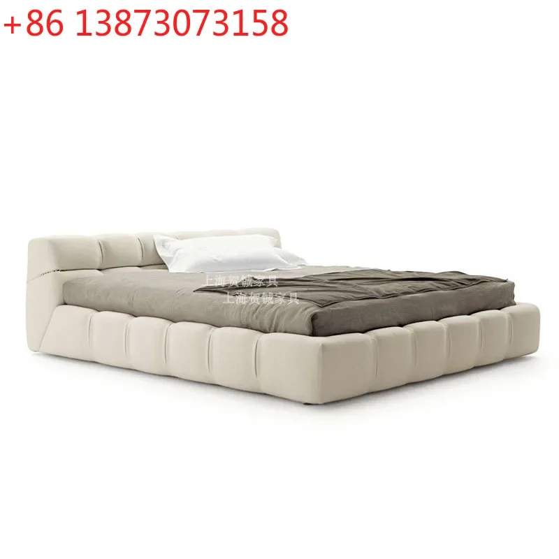 Italian modern minimalist soft bed 1.8 meters Nordic double master bedroom leather bed Internet celebrity fabric bed tufty