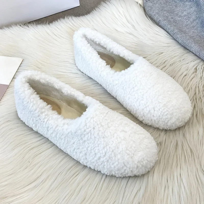 Mocassins de lã de cordeiro de luxo femme inverno sapato de algodão feminino quente mocassins de pelúcia confortável encaracolado pele de ovelha apartamentos mulher tamanho grande 40-43