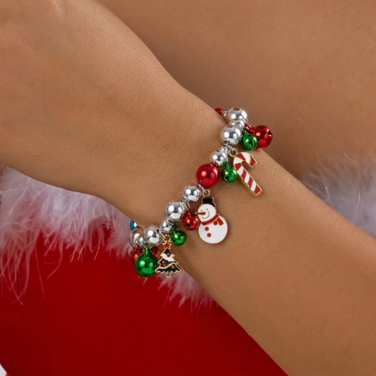 Weihnachtsbaum-Schneemann-Zuckerstangen-CCB-Perlenarmbänder für Damen, rot-grün, mit Glöckchen, Rentier, elastischer Armreif, Neujahrs-Schmuck – Detail 6