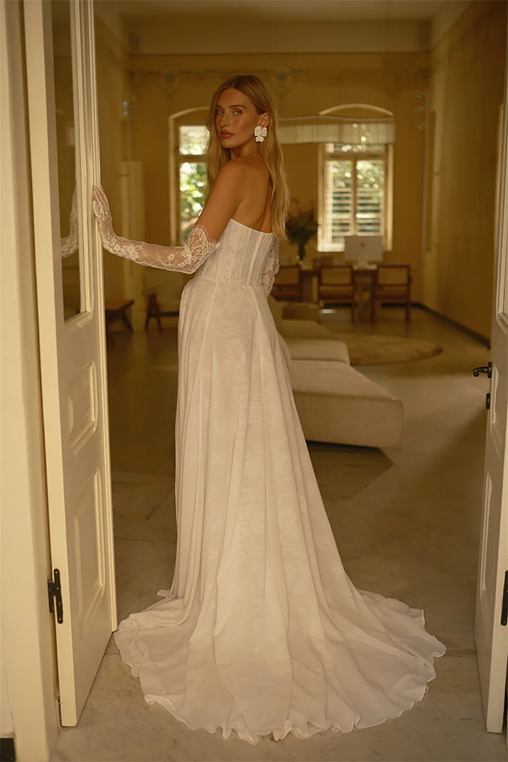 Suknia ślubna bez ramiączek z koronki w kolorze ecru, z wysokim rozcięciem z boku, trenem typu sweep, zapinana na zamek z tyłu, na specjalną zamówienie z Kiotu, vestidos de noiva, formalna suknia wieczorowa 2025