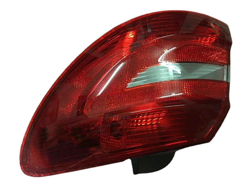 Outer Rear Lights Lamps Clear Left/ Right for Mercedes-Benz B-Class W246 B180 B200 B220 B250 B160 2012-2015