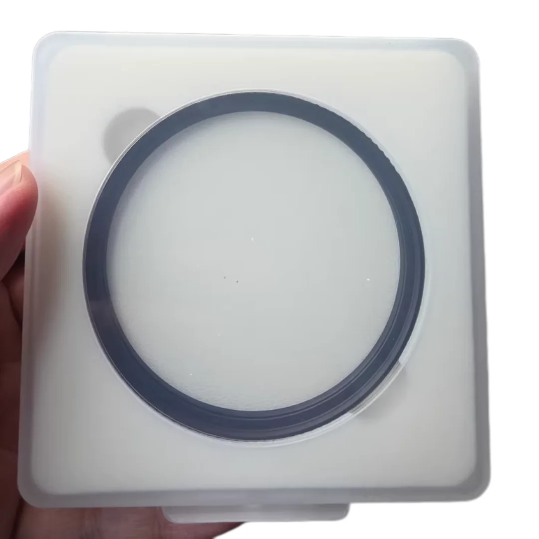 

Ультранизкое отражающее УФ-фильтры с 28-слойным покрытием, высокой прозрачностью и защитой от ультрафиолета, диаметры 39, 40.5, 43, 46, 49, 52, 55, 58, 62, 67, 72, 77, 82 мм