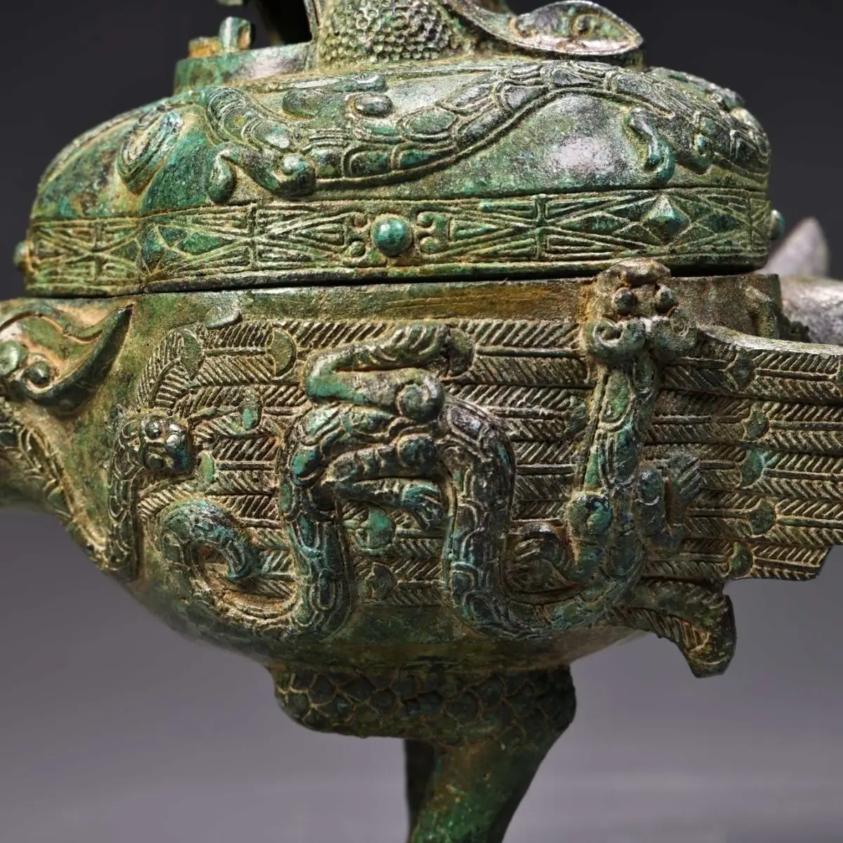 Vintage Style Bronze Eagle Catching Snake Incense Burner Boshan Censer for Traditional Chinese Tea Ceremony Home Decor Gift