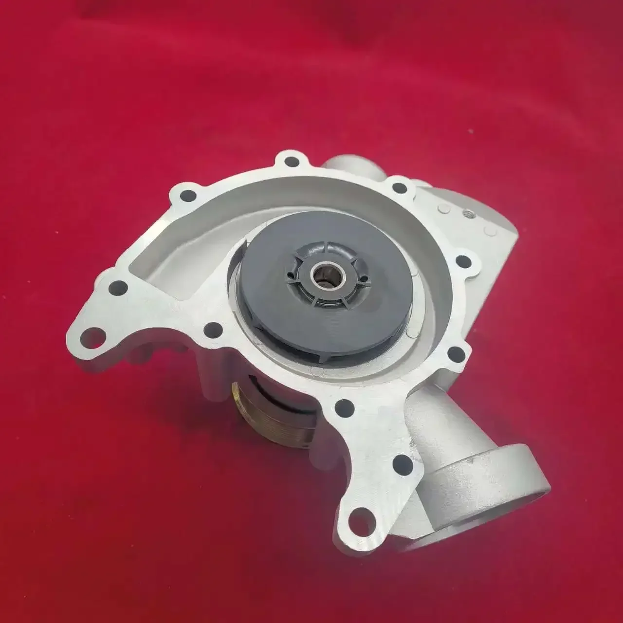 مضخة مياه D8K D8F D8H 21733610 21717576 للحفارة EC350D EC300D EC250D EC250E EC300E