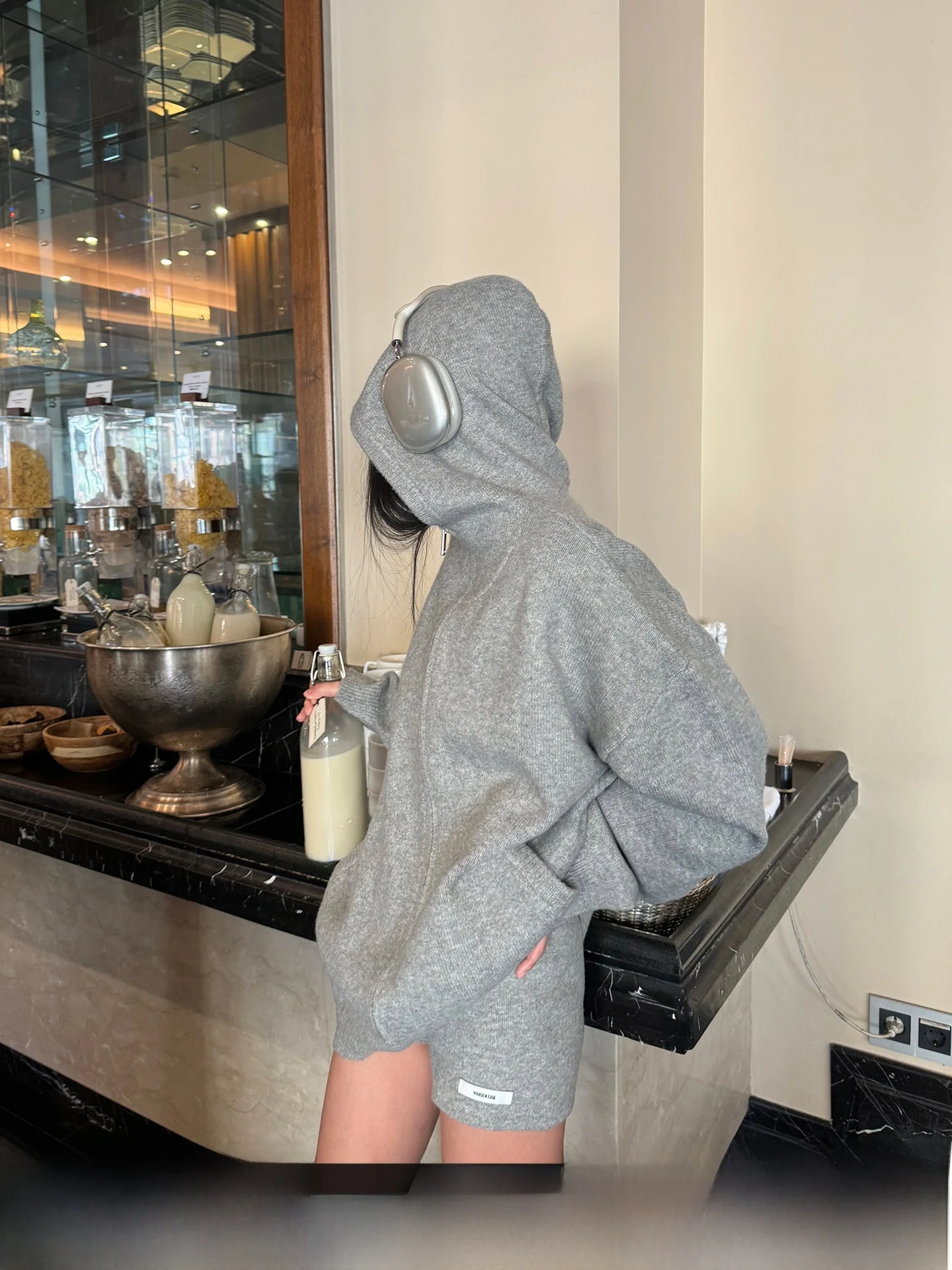 

Женский вязаный кардиган Warden с капюшоном, свободный крой, стройнящий силуэт, в уличном стиле, осенне-зимний