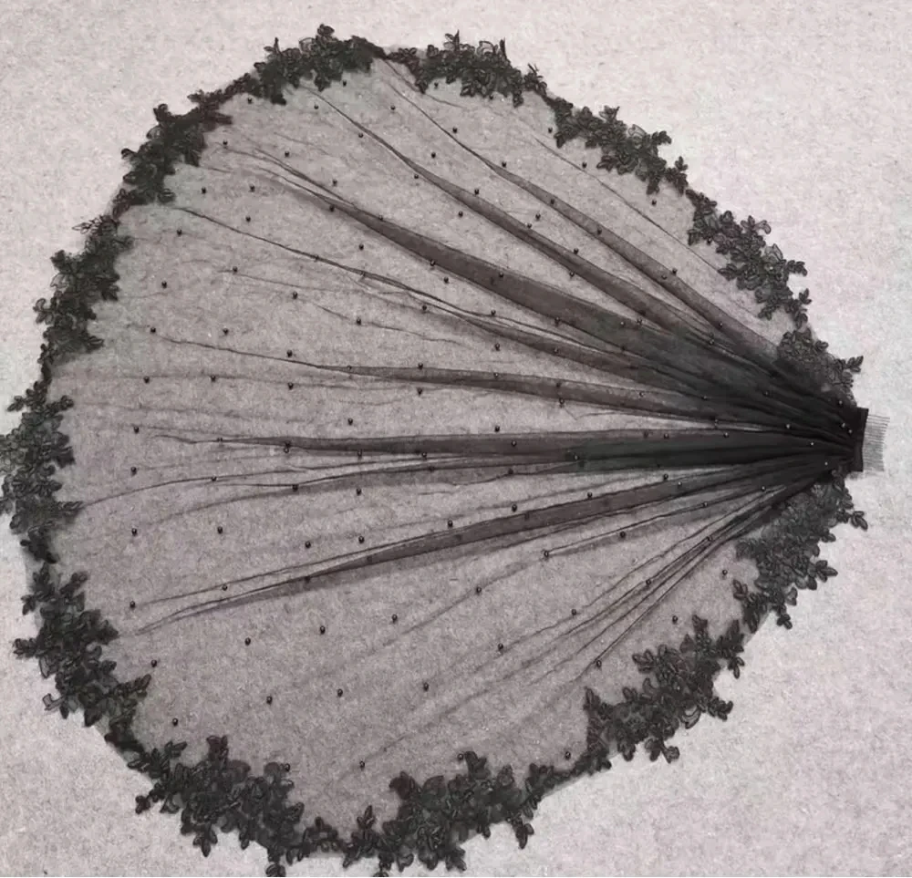 

Черный жемчуг с кружевной аппликациейСвадебная фата Короткая фата Свадебные аксессуары