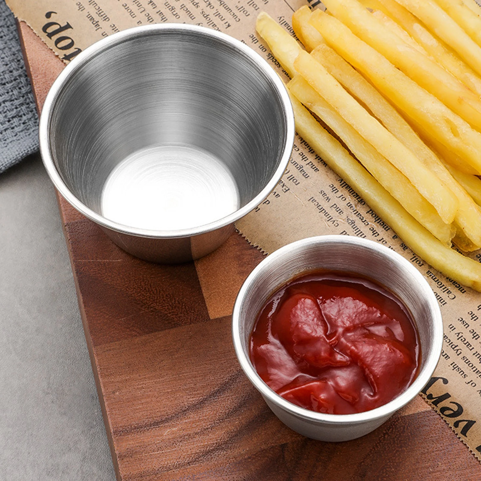 

4Sets Stainless Steel Dipping Cups Kitchen Condiment Containers for Salad Dressings Sauces Mustard Oil Vinegar Multipurpose