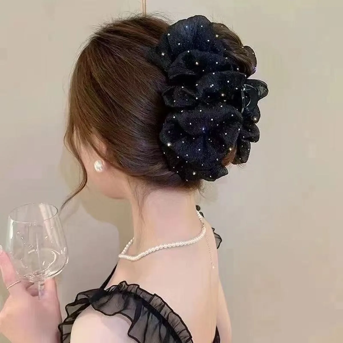 Schwarze Haarklammer mit Federn, Große Haarspange mit Starkem Halt, Elegantes Party-Haaraccessoire für Frauen, Tägliches Styling – Detail 4