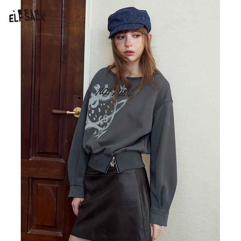 ELFSACK Women's Dark Gray Sweatshirt with Strawberry Graphic, Long Sleeve Crop Pullover, Casual Daily Top
