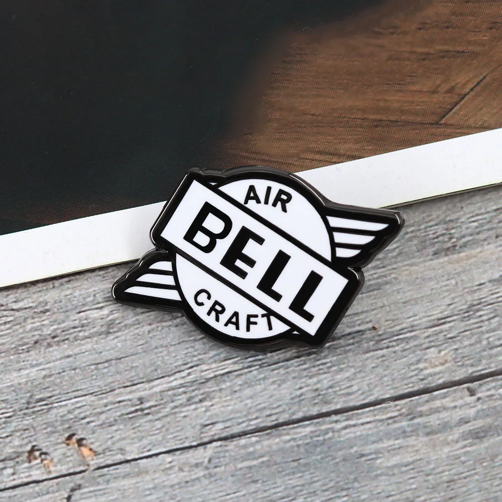 Vintage Bell Flugzeug Emaille-Pin Klassisches Luftfahrt-Logo Brosche Retro Militär Flugzeug Abzeichen Piloten Fluganzug Anstecknadel Historisch – Detail 7