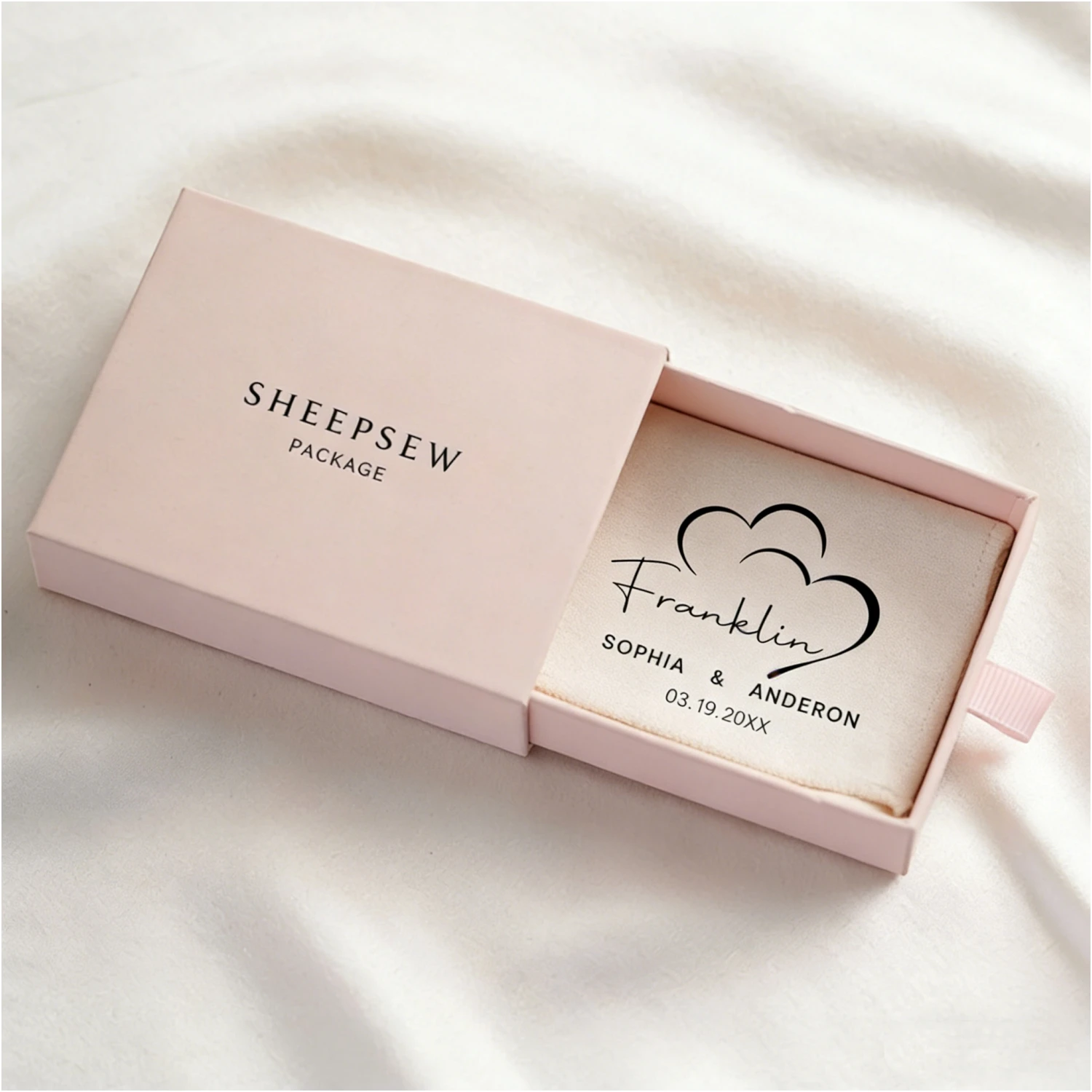 

Набор из 20 персонализированных шкатулок и сумок для украшений с индивидуальным логотипом – идеально подходит для подарков