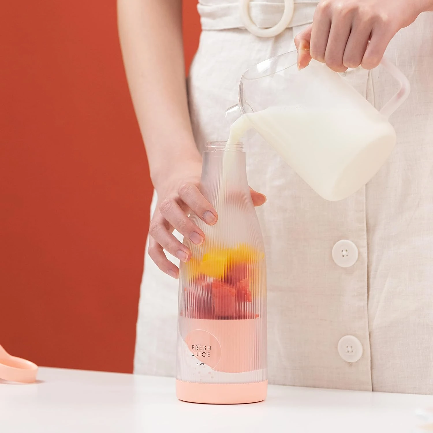 Frullatore USB compatto portatile alimentato a batteria di dimensioni personali con quattro lame per succhi, frullati e frullati - Mini frullatore Trav