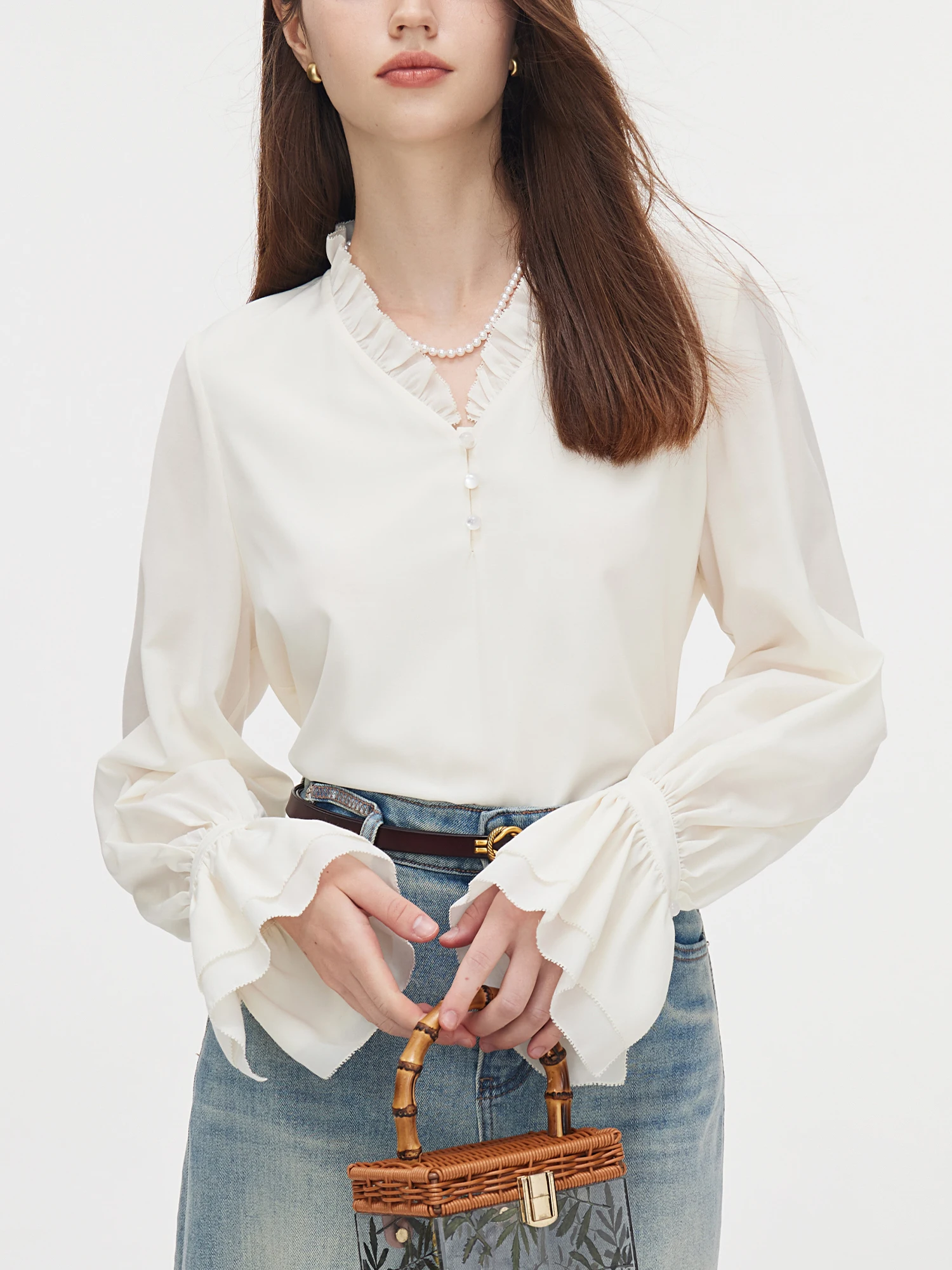 FSLE Long-Sleeved Versatile Casual Shirt For Women Autumn 2024 New Ruffled French Style V-neck Top 24FS13058