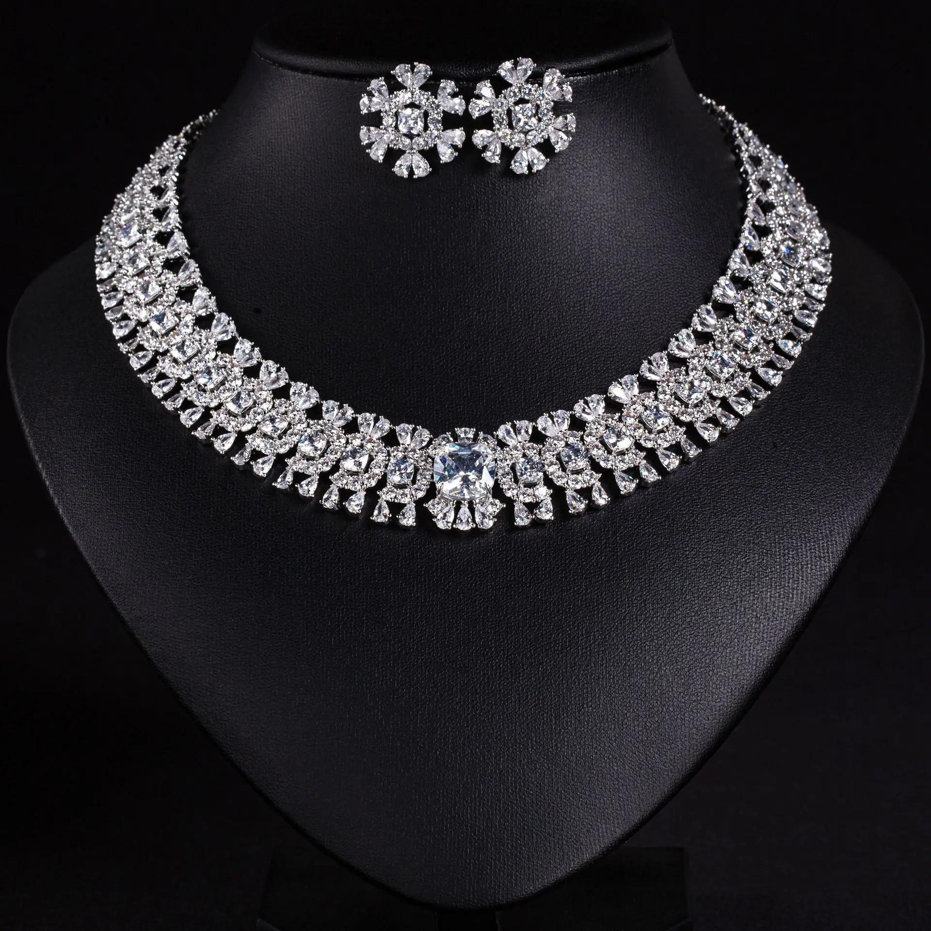 Thumbnail 3 - #39 Latest Bridal Jewelry Sets Offers
