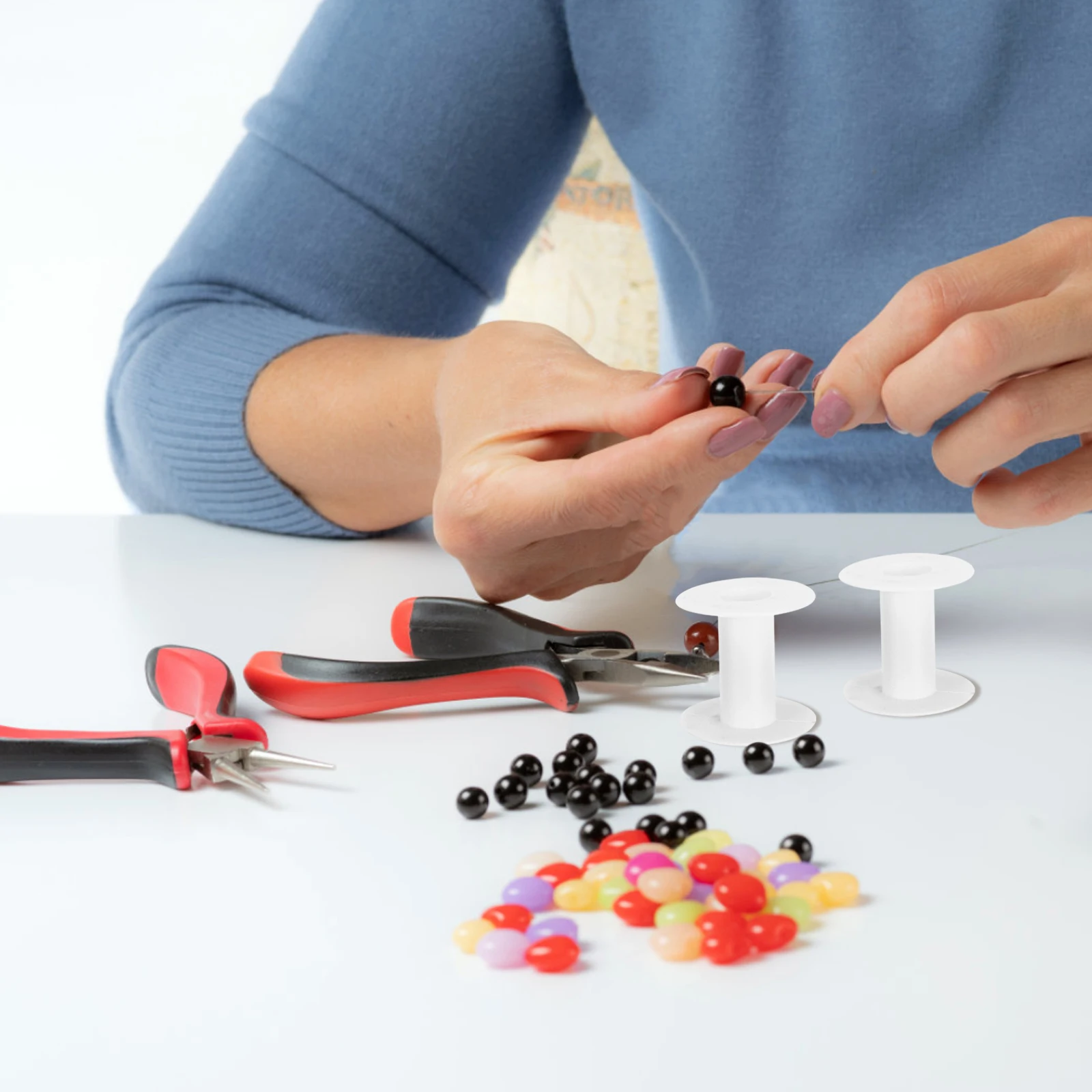

10Pcs Innovative Plastic Spools for Preventing Tangles in Wires and Cords Ideal for Embroidery Sewing and Beading