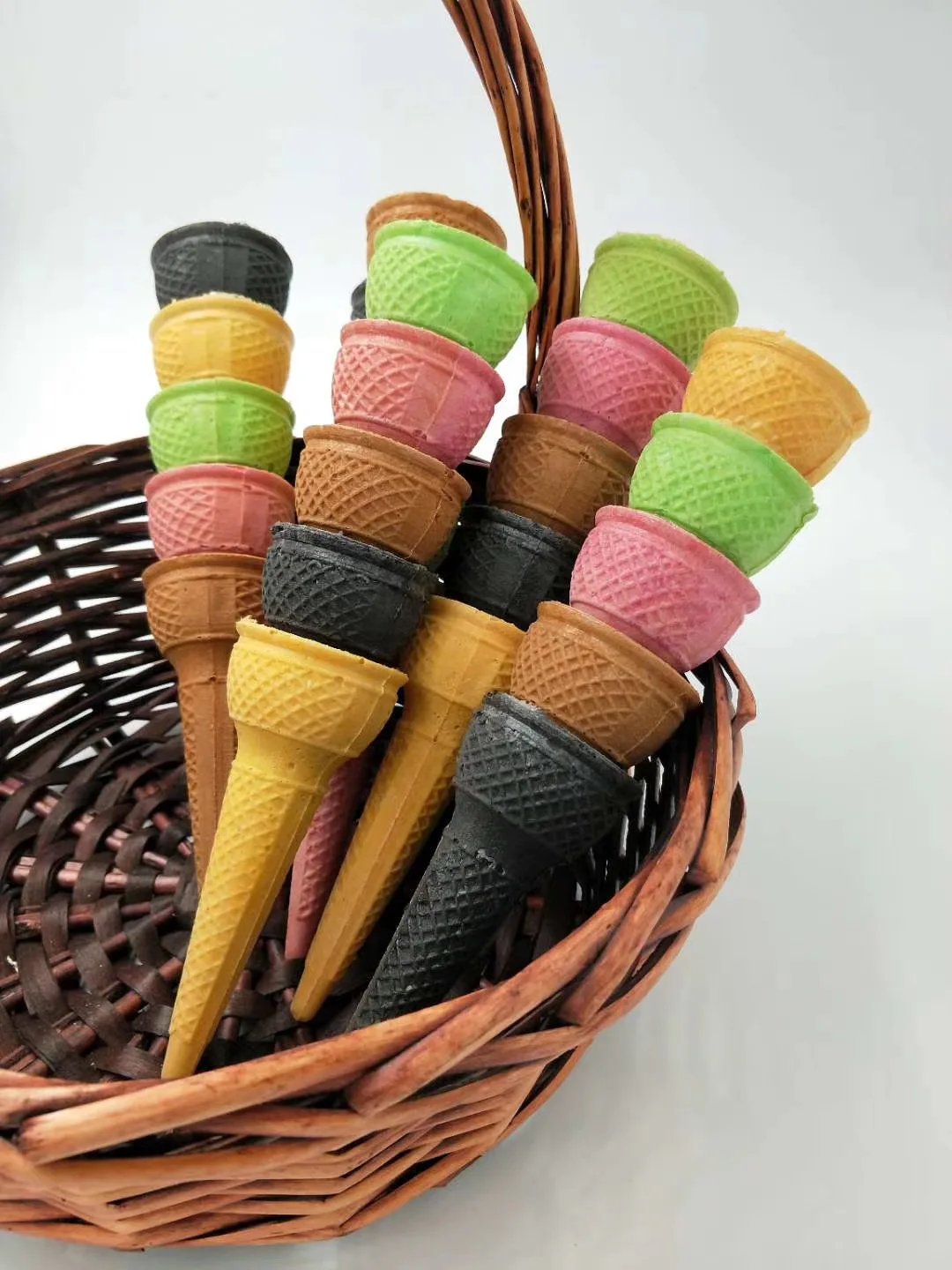 Macchina professionale per cono di wafer, cono gelato, produzione di tazze per waffle commestibili, prodotta in Cina