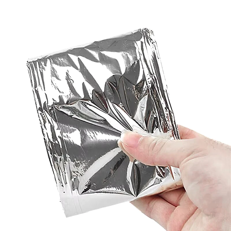 Outdoor Survival Emergency Blanket Portable Small Reflective Film Windproof Waterproof Aluminum Foil Blanket Survival Tool