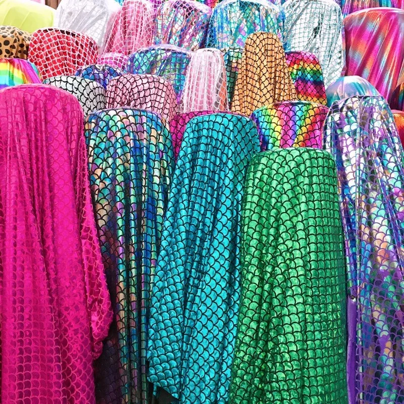 

Красочная лазерная позолоченная ткань, психоделическая фиолетовая русалка, одежда для выступлений, реквизит для съемки, украшение для фона, ткань, оптовая продажа