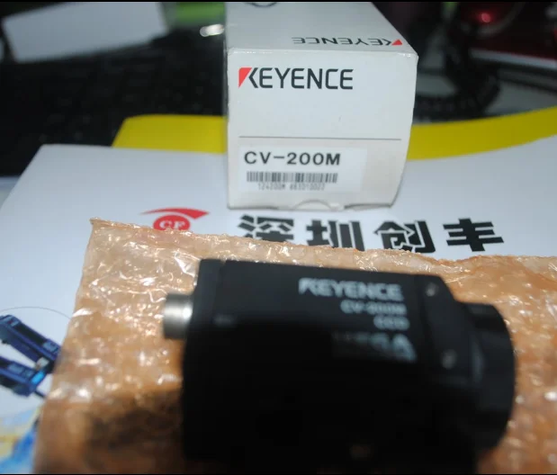 New And Genuine In Stock In October * KEYENCE CCD Industrial Camera CV-200M