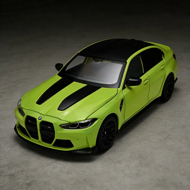 

Масштабная модель спортивного автомобиля BMW M3 CS LCI G80 Coupe (1:24), литая под давлением, с имитацией звука и света, игрушка для детей, подарок