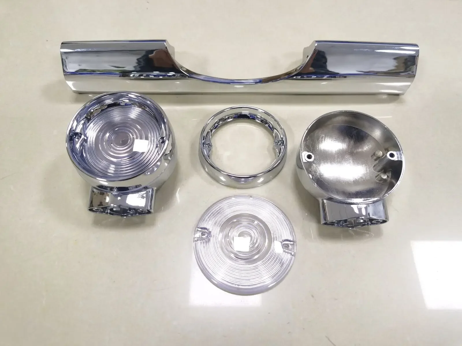 

For Harley Touring Electra Tour Glide Road King Heritage Softail Motorcycle Chrome Rear Turn Signal Light Bar Clear Lens Kit