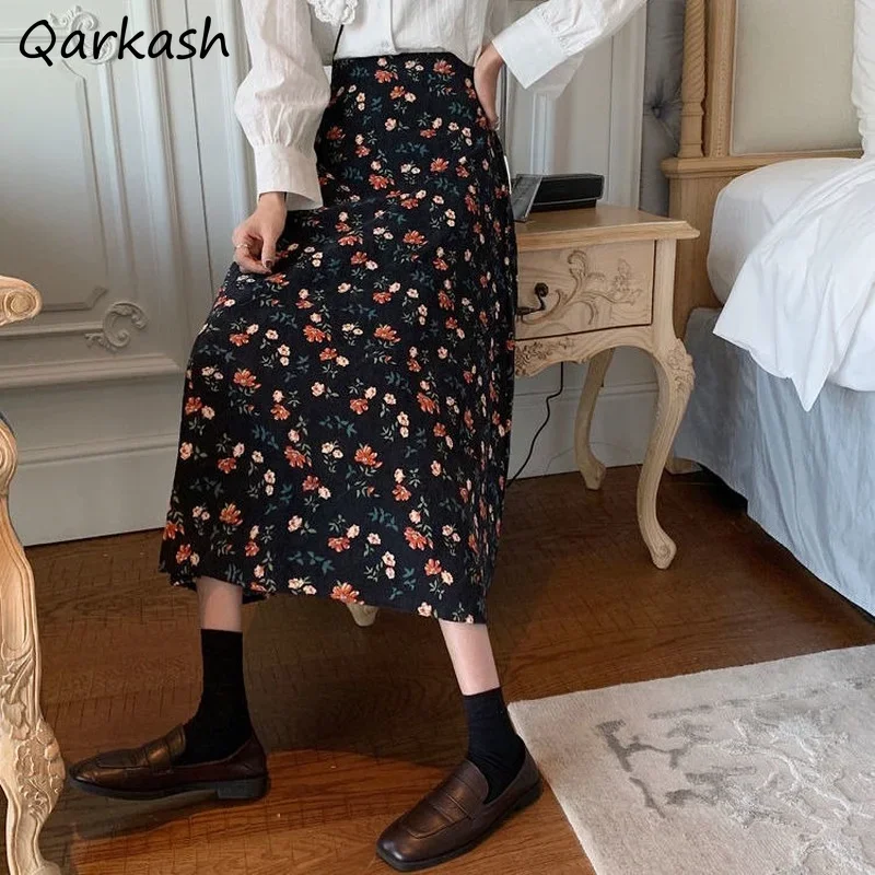 กระโปรงเอวสูงผู้หญิง ไซส์ S-3XL ทรงหลวมเรียบง่าย สไตล์วินเทจ เหมาะกับทุกโอกาส ลายดอกไม้ แฟชั่นใหม่ ทรงเอไลน์ ผ้าลูกฟูก ดีไซน์ย้อนยุค
