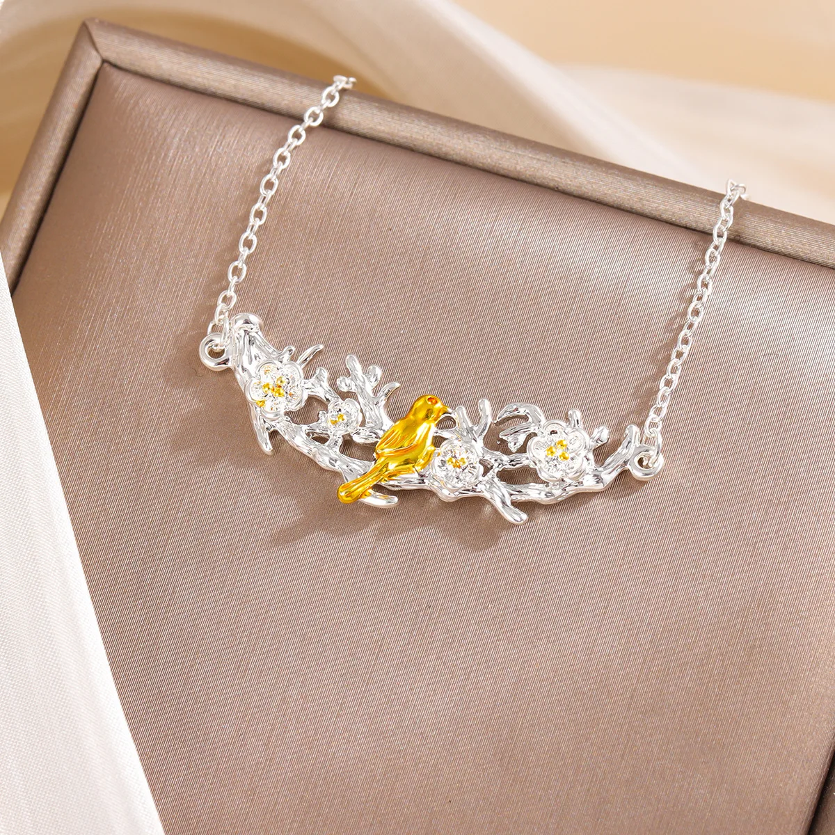 Uini-Tail hot new 925 Tibetan silver simple rich plum bird necklace bird language floral design small fresh pendant  XL107