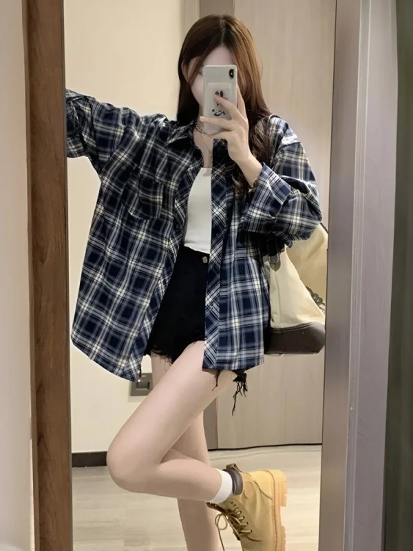 

Женская куртка в стиле ретро в американском стиле, ранняя зима 2025 года, новая свободная универсальная длинная куртка Sve irt с верхним воротником и застежкой на пуговицы