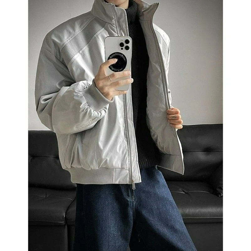

Утепленная зимняя теплая куртка премиум-класса с воротником-стойкой, крутая свободная повседневная короткая верхняя одежда для мужчин, 2026, новая модная хлопковая куртка в винтажном стиле