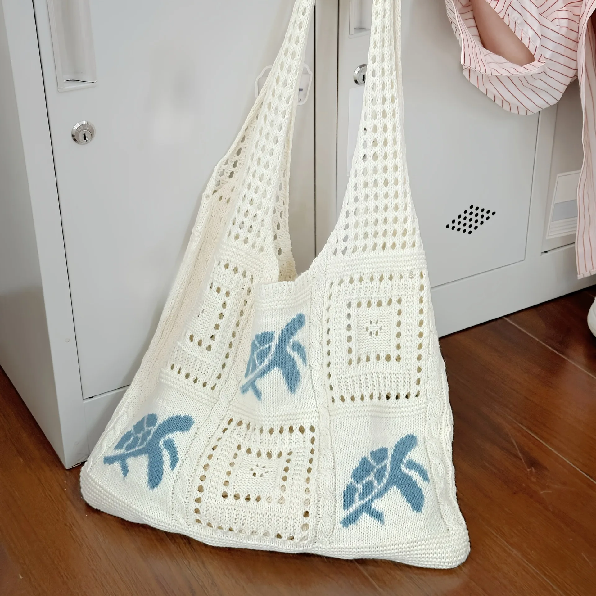 

Vintage Hollow Out Knitted Tote Bag, Blue Sea Turtle Crochet Shoulder Bag, Handmade Woven Beach Shopping Bag for Women