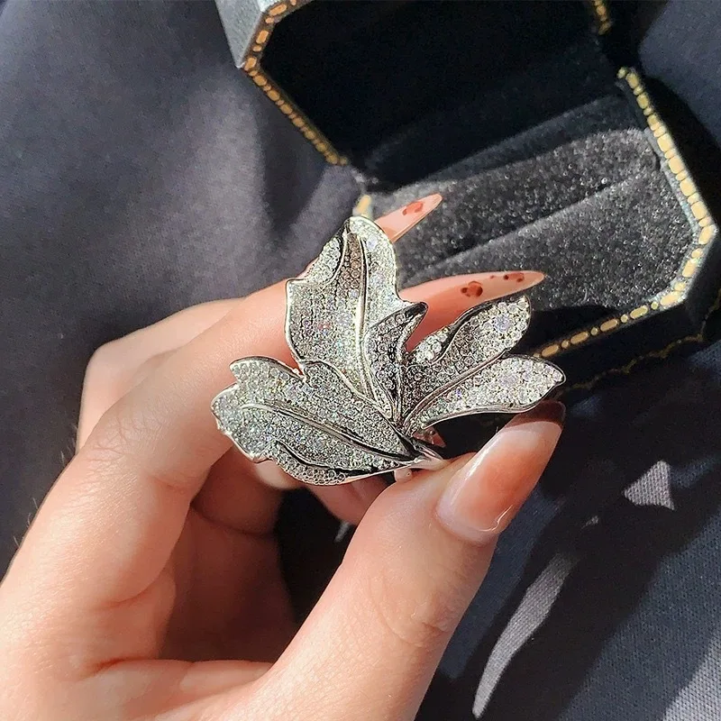 S925 silver brilliant-gleaming Xiangshan maple leaf gemstone ring, leaf-filled diamond open finger ring, party jewelry accessory