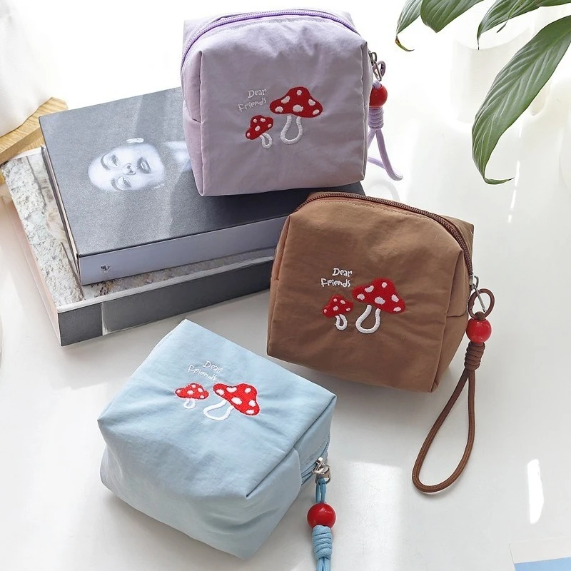 

Large Capacity Women's Makeup Cosmetic Bags Casual Ladies Small Storage Bag with Zipper Female Travel Clutch Bag Small Handbags
