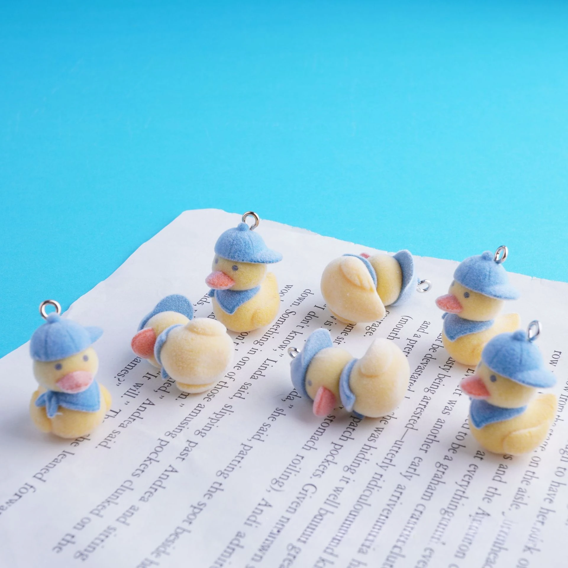 20Pcs 3D Flocking Resin Duck Charms Cartoon Pendants for Bags Necklace Earrings Widgets DIY Making Jewelry Accessories Wholesale