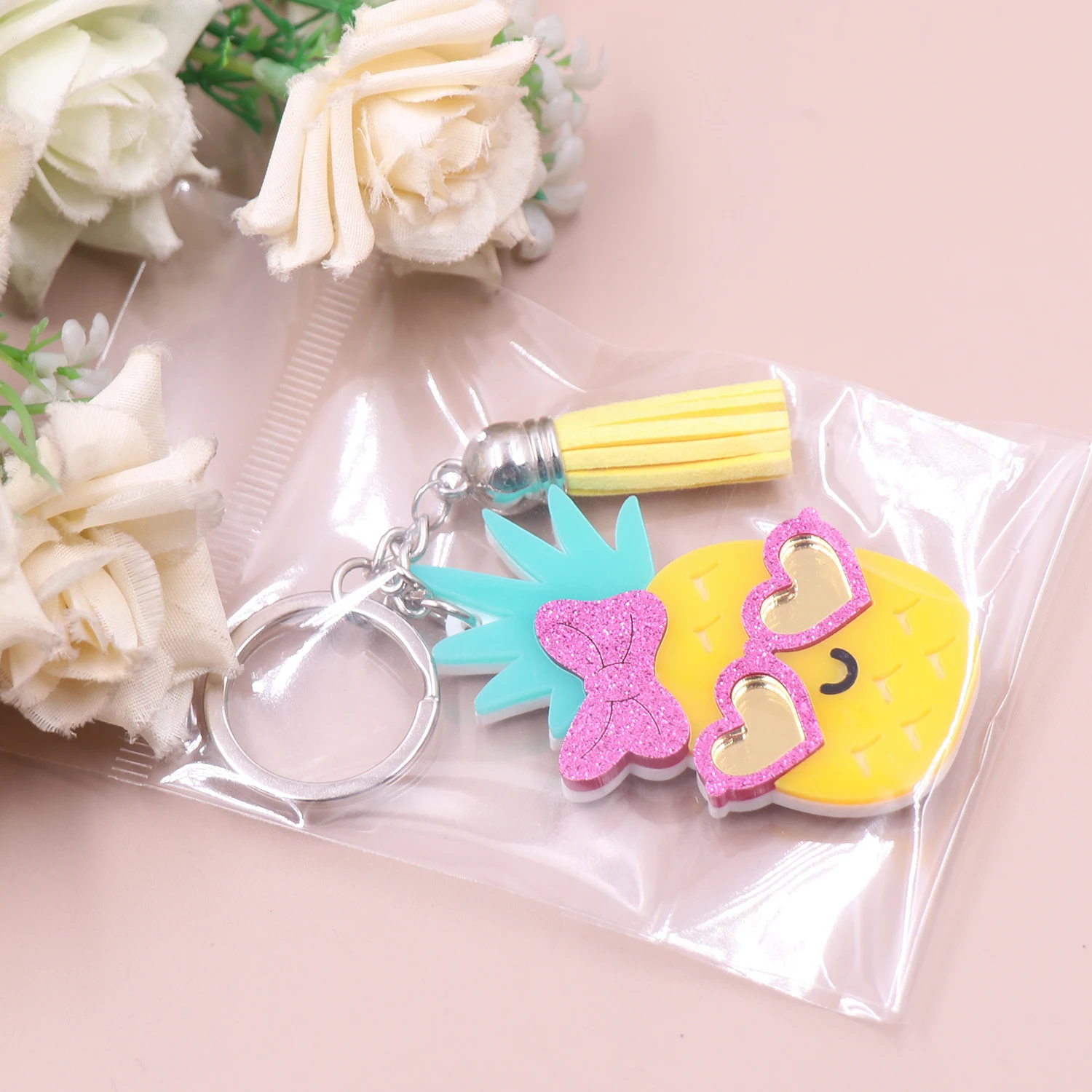 1piece New product CN pineapple with heart glasses cute Acrylic Keychain