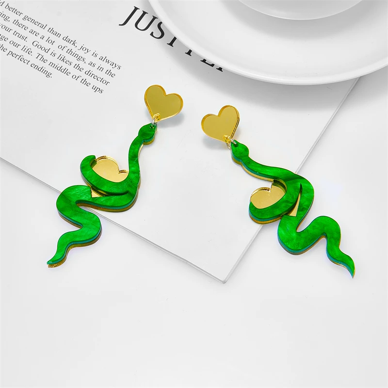 YAOLOGE Green Snake Heart Acrylic Mirror Drop Earrings For Women Exaggerated Cartoon Animal Female Ears Jewelry Party Gifts